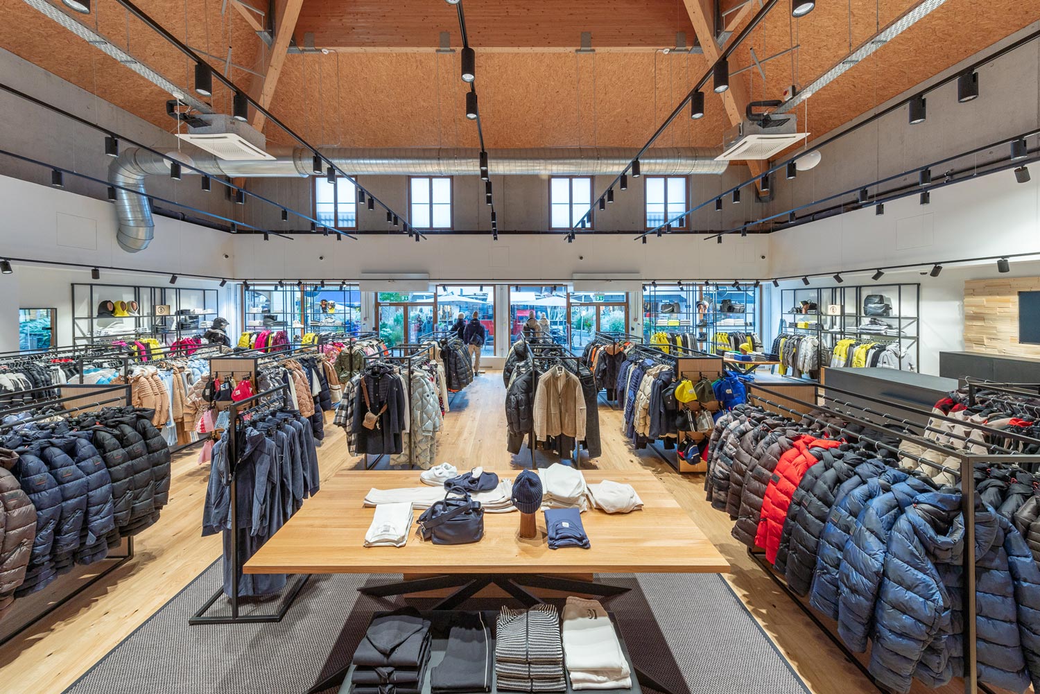 Hoffmann Interior Referenz – Bogner Stores