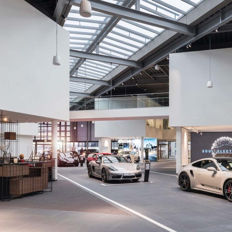 Porsche AG – Neues Möbelsystem für rund 550 Porsche Zentren weltweit – Hoffmann Interior