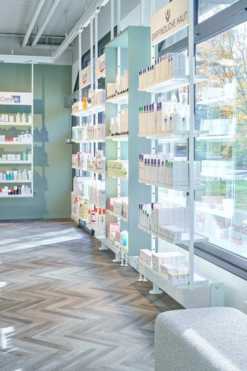 Schwalbanger-Apotheke – Umbau im laufenden Betrieb für eine moderne, offene Apothekenwelt – Hoffmann Interior