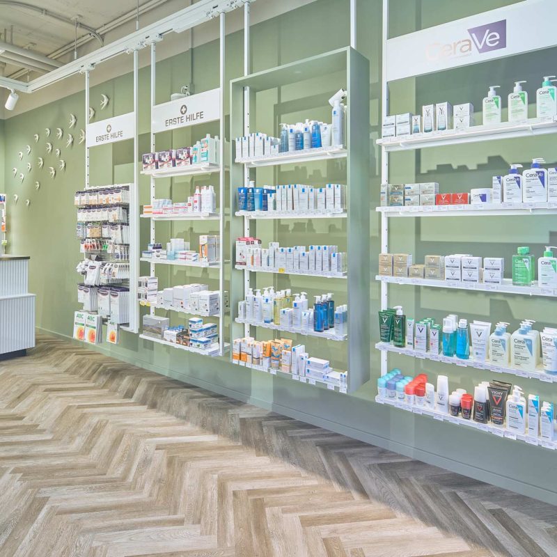 Schwalbanger-Apotheke – Umbau im laufenden Betrieb für eine moderne, offene Apothekenwelt – Hoffmann Interior