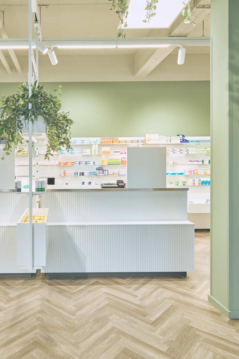 Schwalbanger-Apotheke – Umbau im laufenden Betrieb für eine moderne, offene Apothekenwelt – Hoffmann Interior