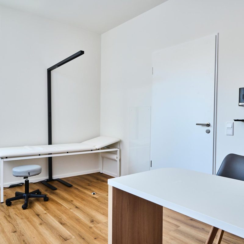 Avi Medical – 33 moderne Hausarztpraxen an sechs Standorten umgesetzt – Hoffmann Interior
