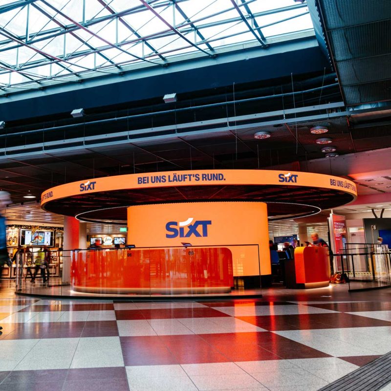 Sixt GmbH & Co. Autovermietung KG – Über 20 Filialen in markantem Orange – Hoffmann Interior