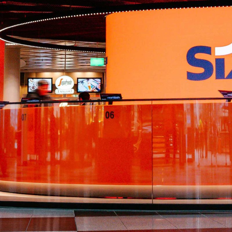 Sixt GmbH & Co. Autovermietung KG – Über 20 Filialen in markantem Orange – Hoffmann Interior
