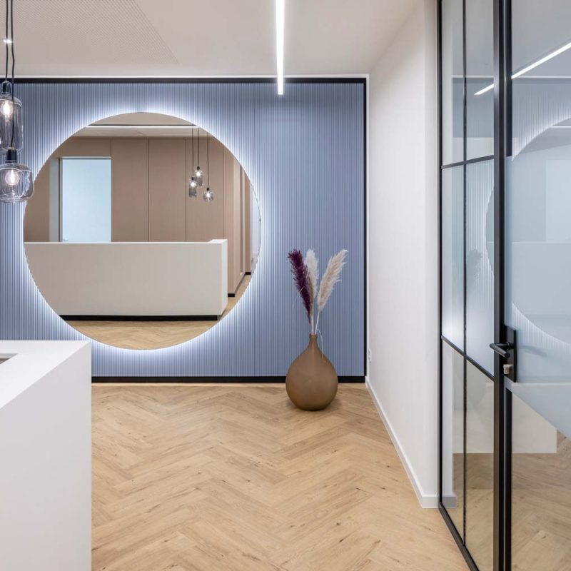 Praxis Ranjbaryan – Praxisdesign neu gebaut: auf 225 m² – Hoffmann Interior